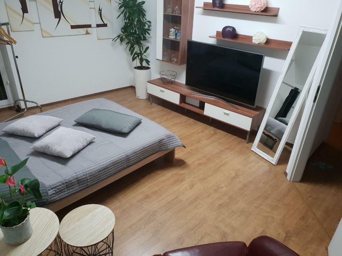 Gemütliches Zimmer mit eigenem Bad/WC/Küche Kassel Exterior foto
