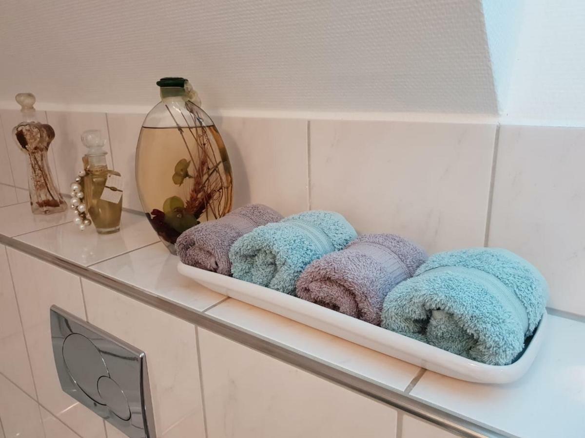 Gemütliches Zimmer mit eigenem Bad/WC/Küche Kassel Exterior foto